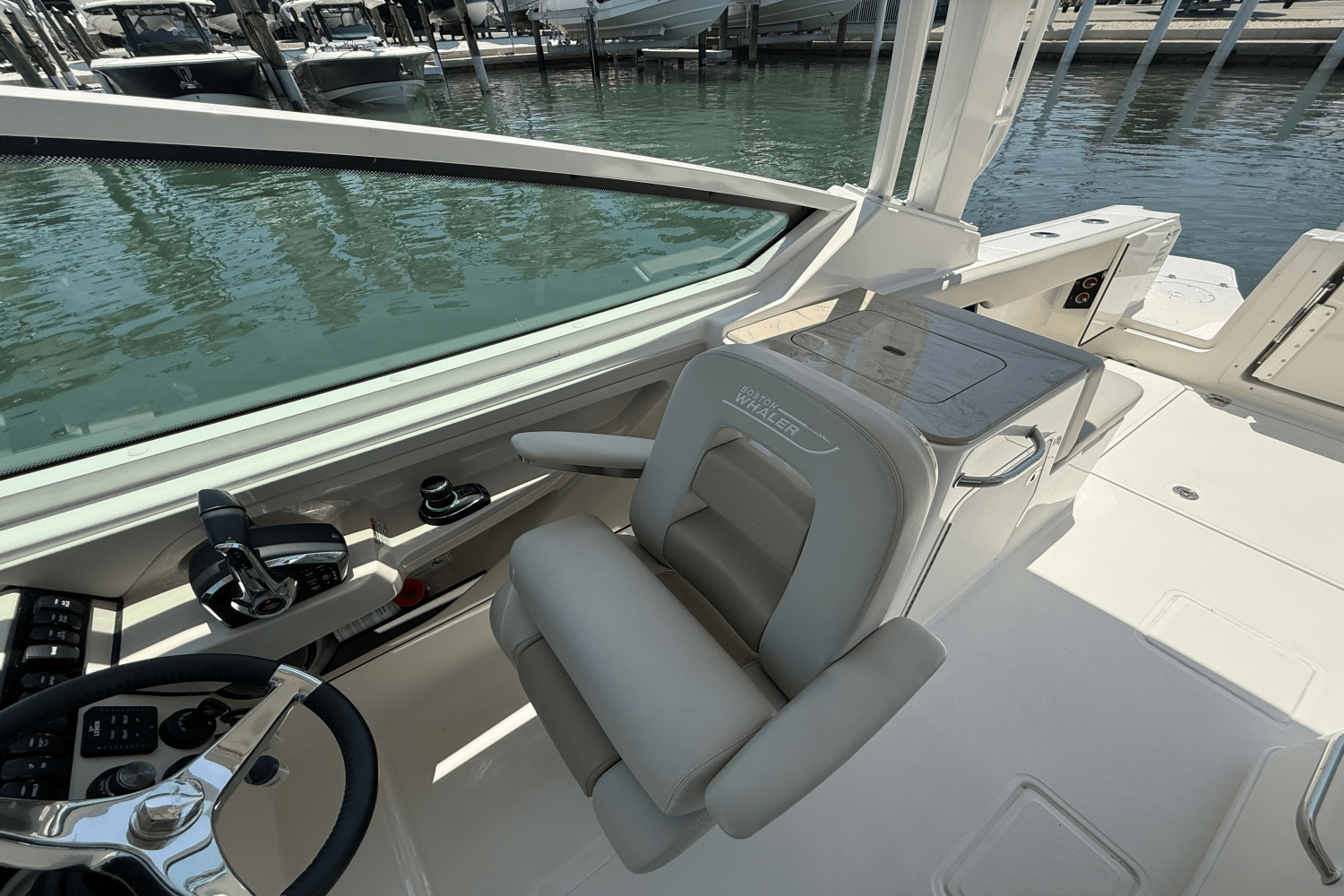 Slide: The Image of Boston Whaler 280 VANTAGE 2024 - 25