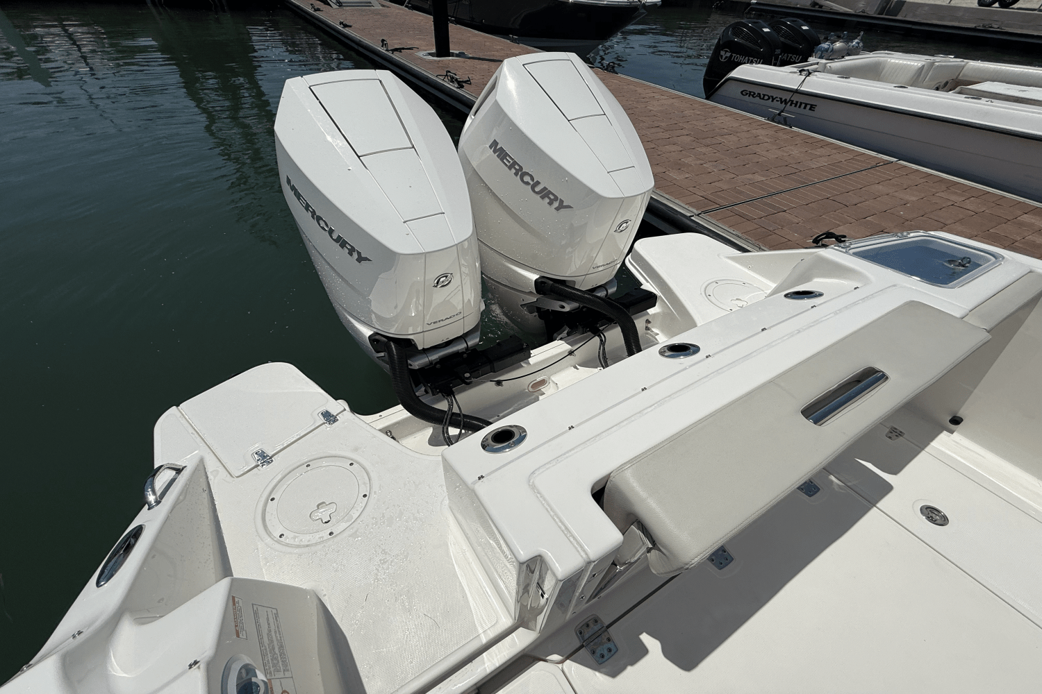 Slide: The Image of Boston Whaler 280 VANTAGE 2024 - 27