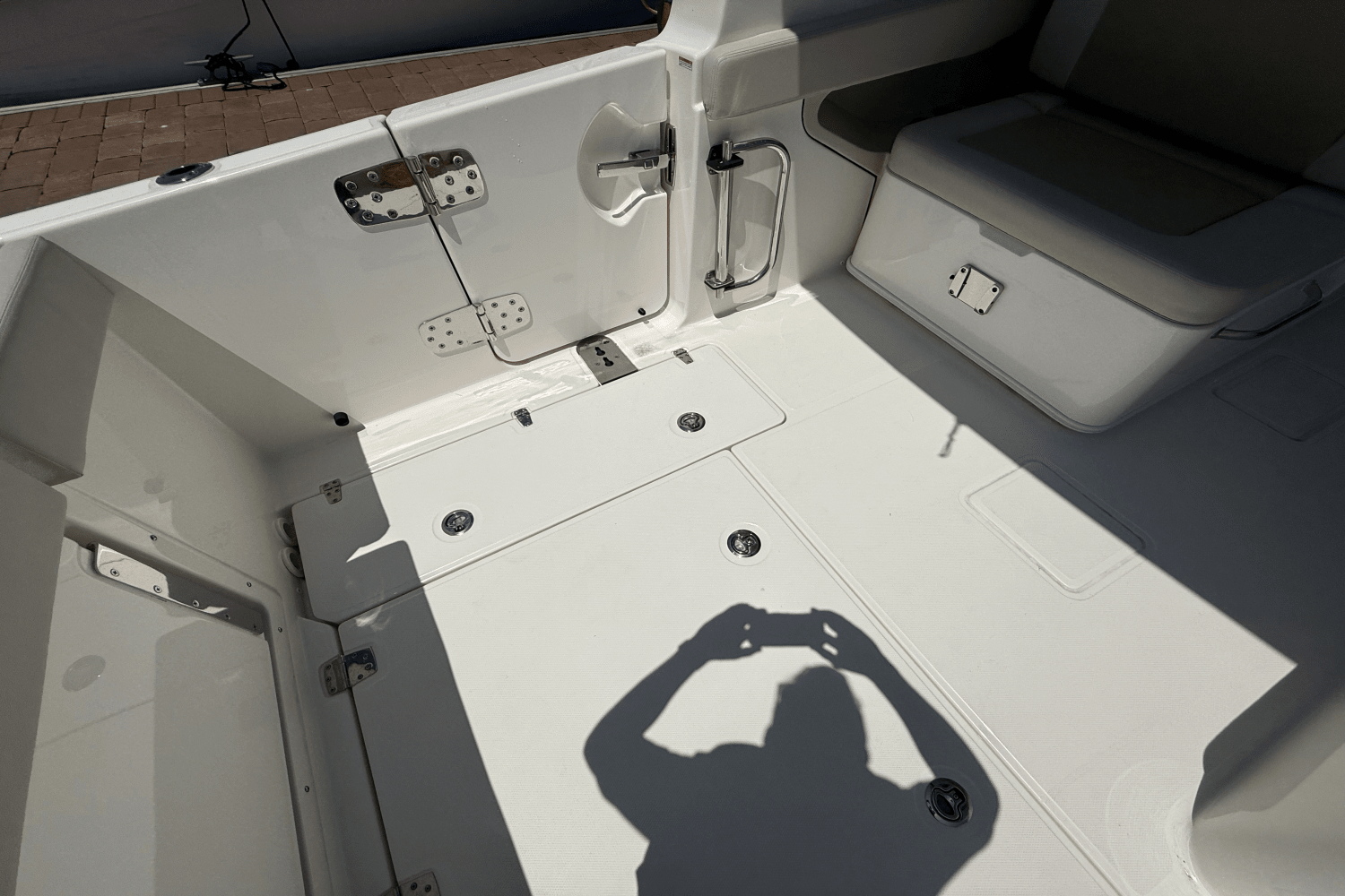 Slide: The Image of Boston Whaler 280 VANTAGE 2024 - 28