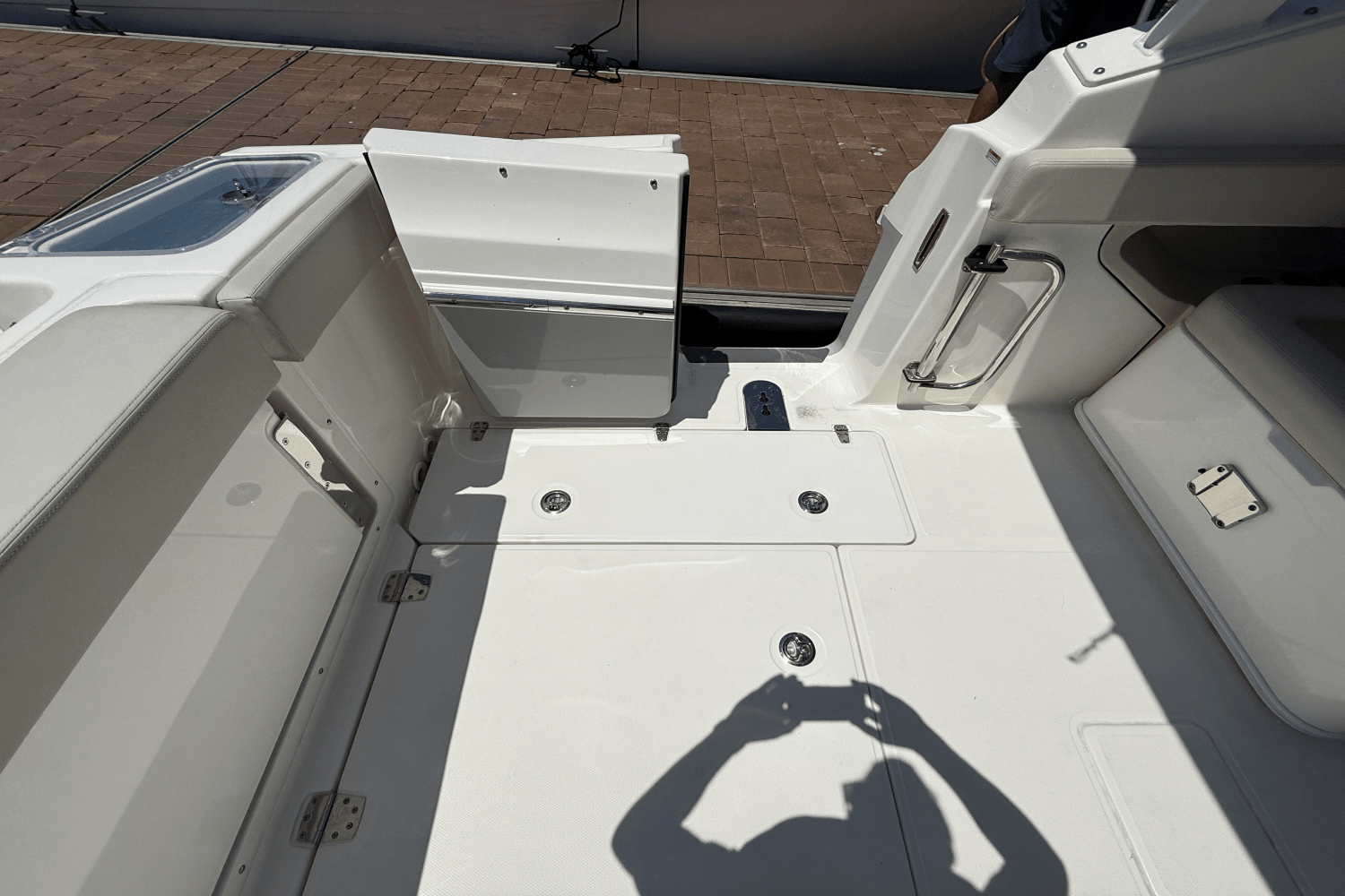 Slide: The Image of Boston Whaler 280 VANTAGE 2024 - 29