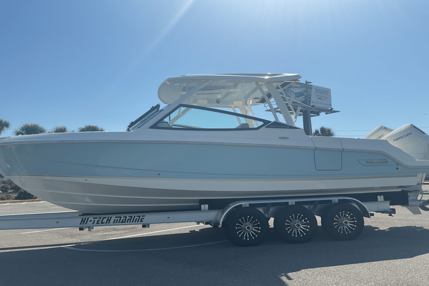Slide: The Image of Boston Whaler 280 Vantage 2024 - 4