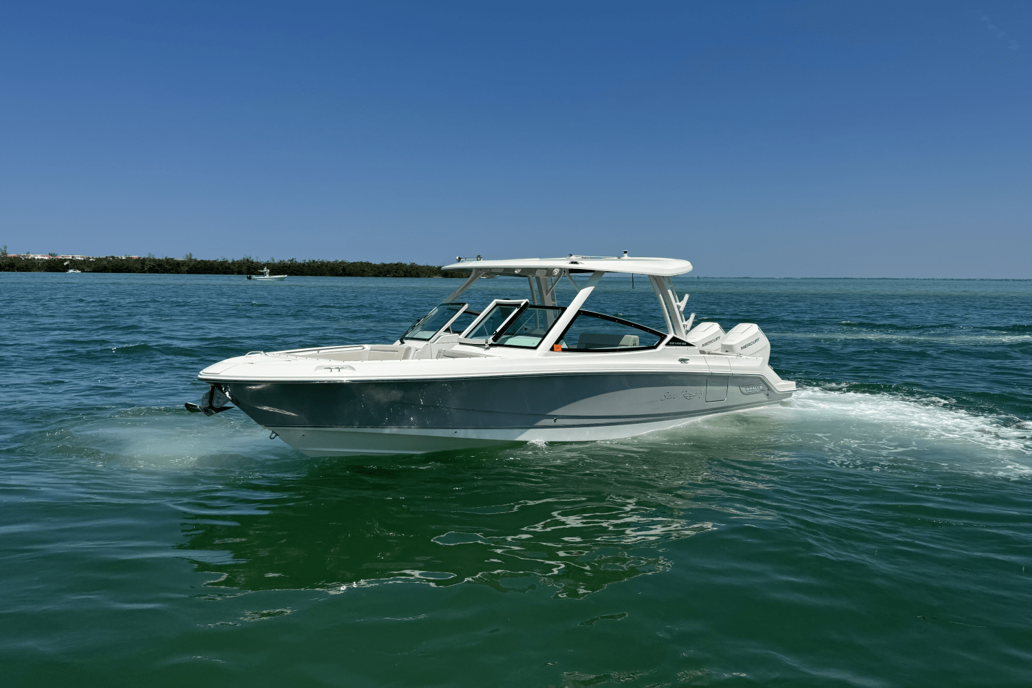 Slide: The Image of Boston Whaler 280 VANTAGE 2024 - 4
