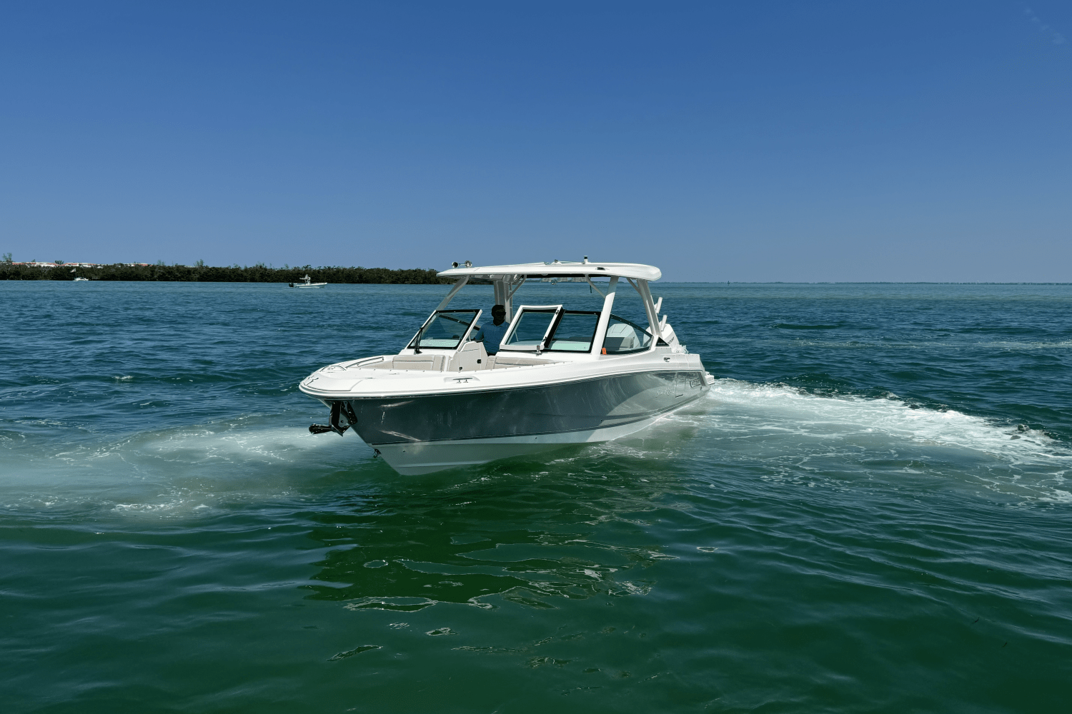 Slide: The Image of Boston Whaler 280 VANTAGE 2024 - 6