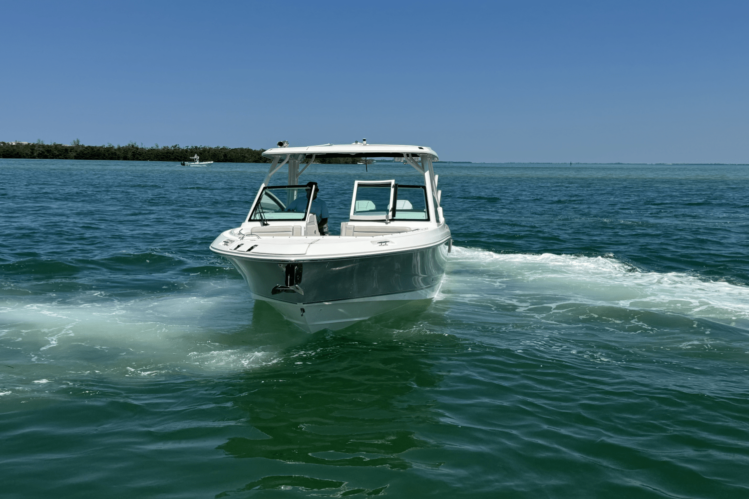 Slide: The Image of Boston Whaler 280 VANTAGE 2024 - 7