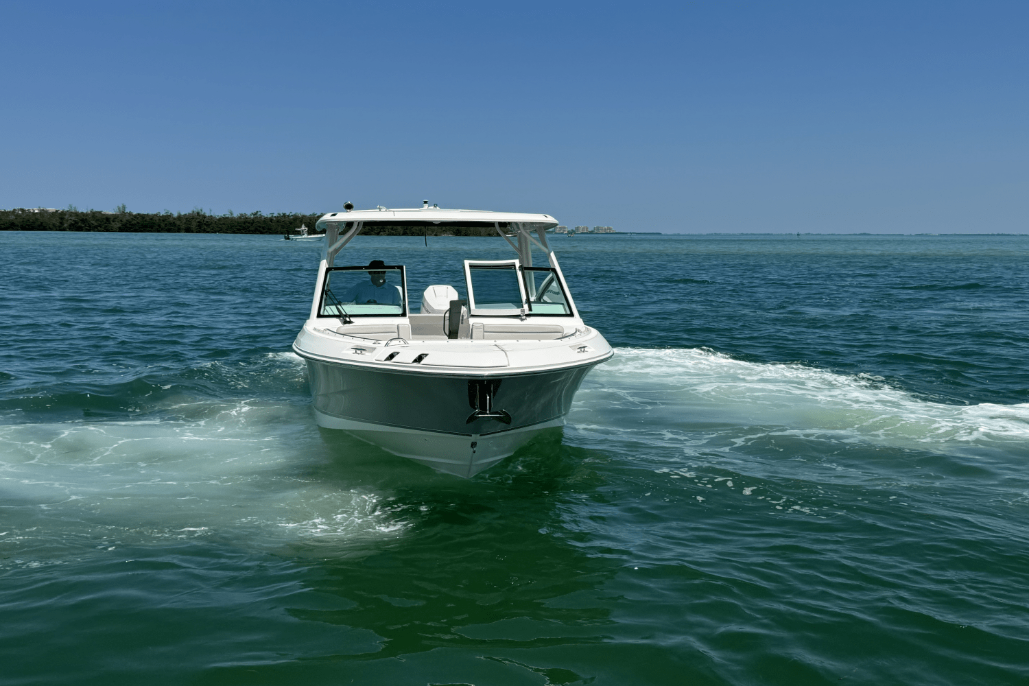 Slide: The Image of Boston Whaler 280 VANTAGE 2024 - 8