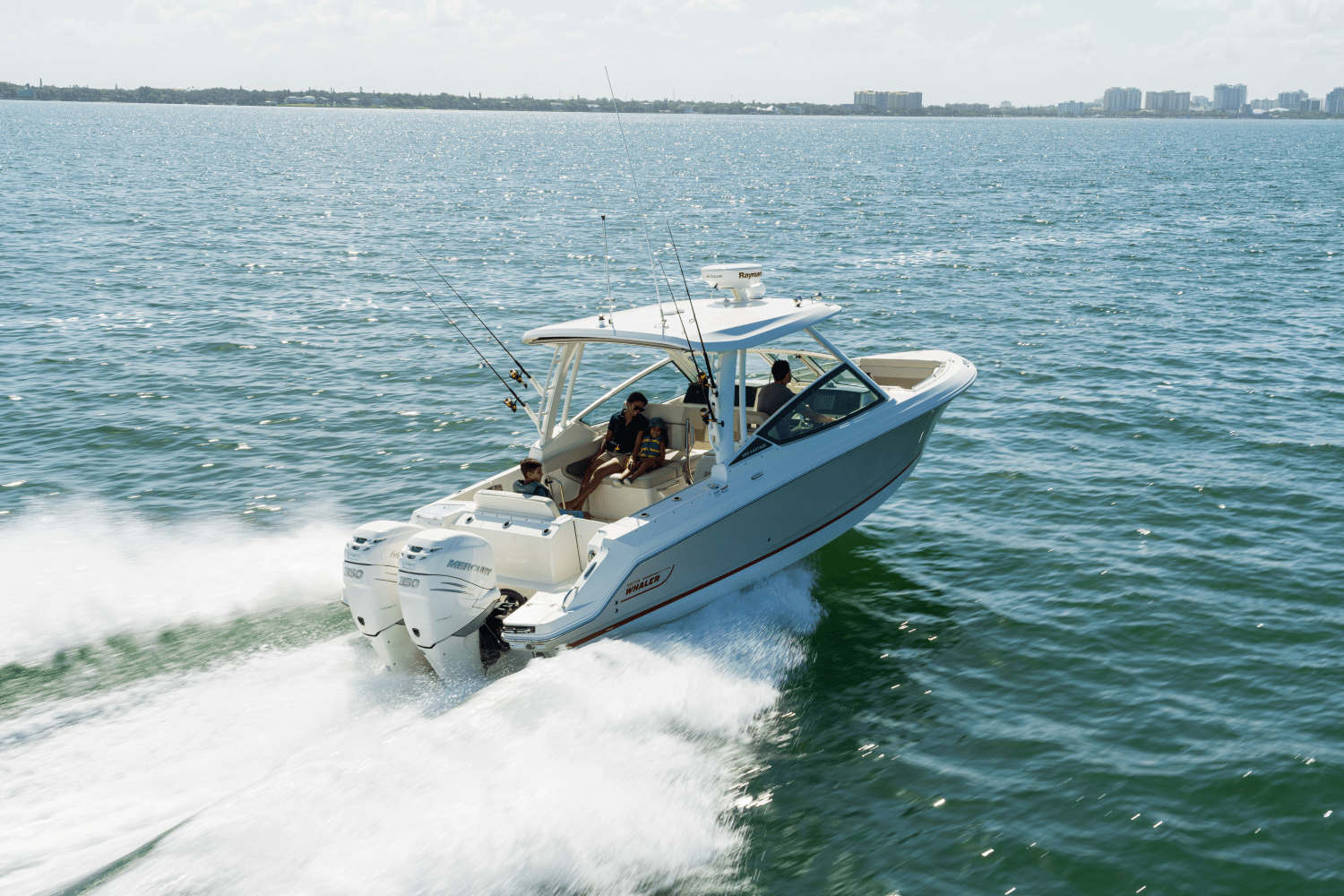 Slide: The Image of Boston Whaler 280 Vantage 2025 - 22