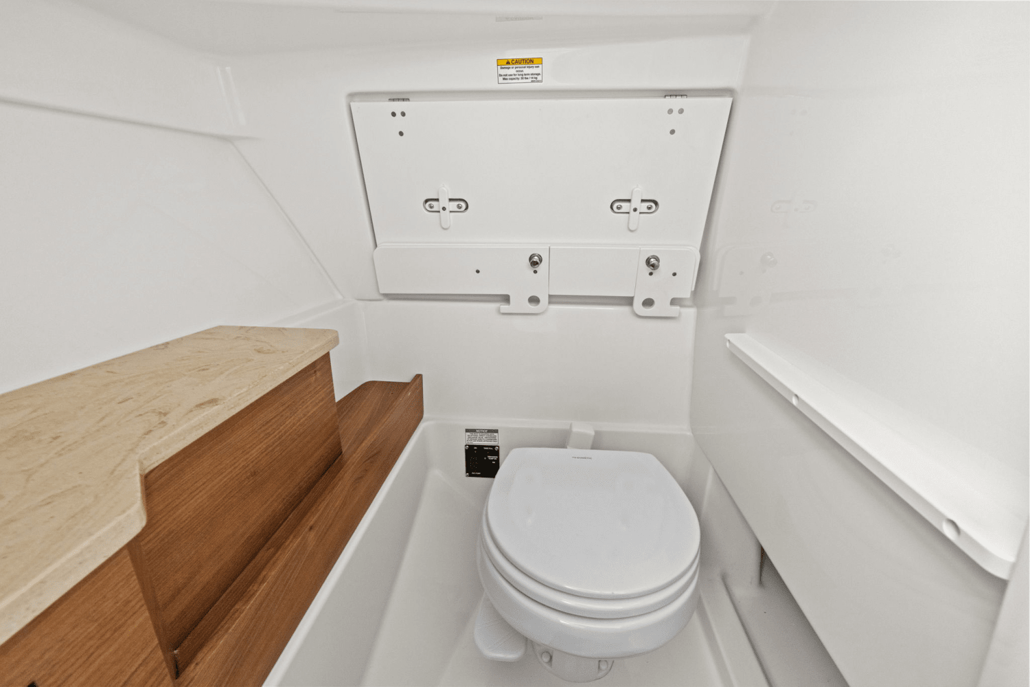 Slide: The Image of Boston Whaler 280 Vantage 2025 - 25