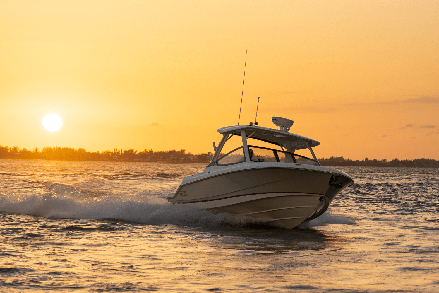 Slide: The Image of Boston Whaler 280 Vantage 2025 - 27