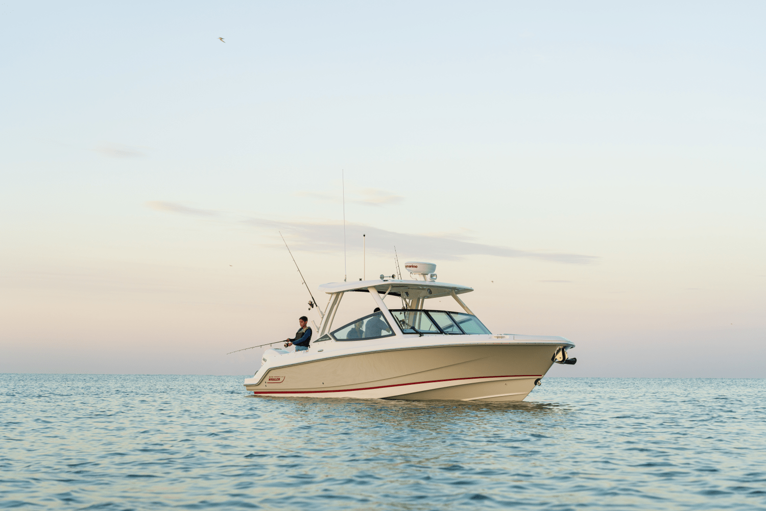 Slide: The Image of Boston Whaler 280 Vantage 2025 - 3