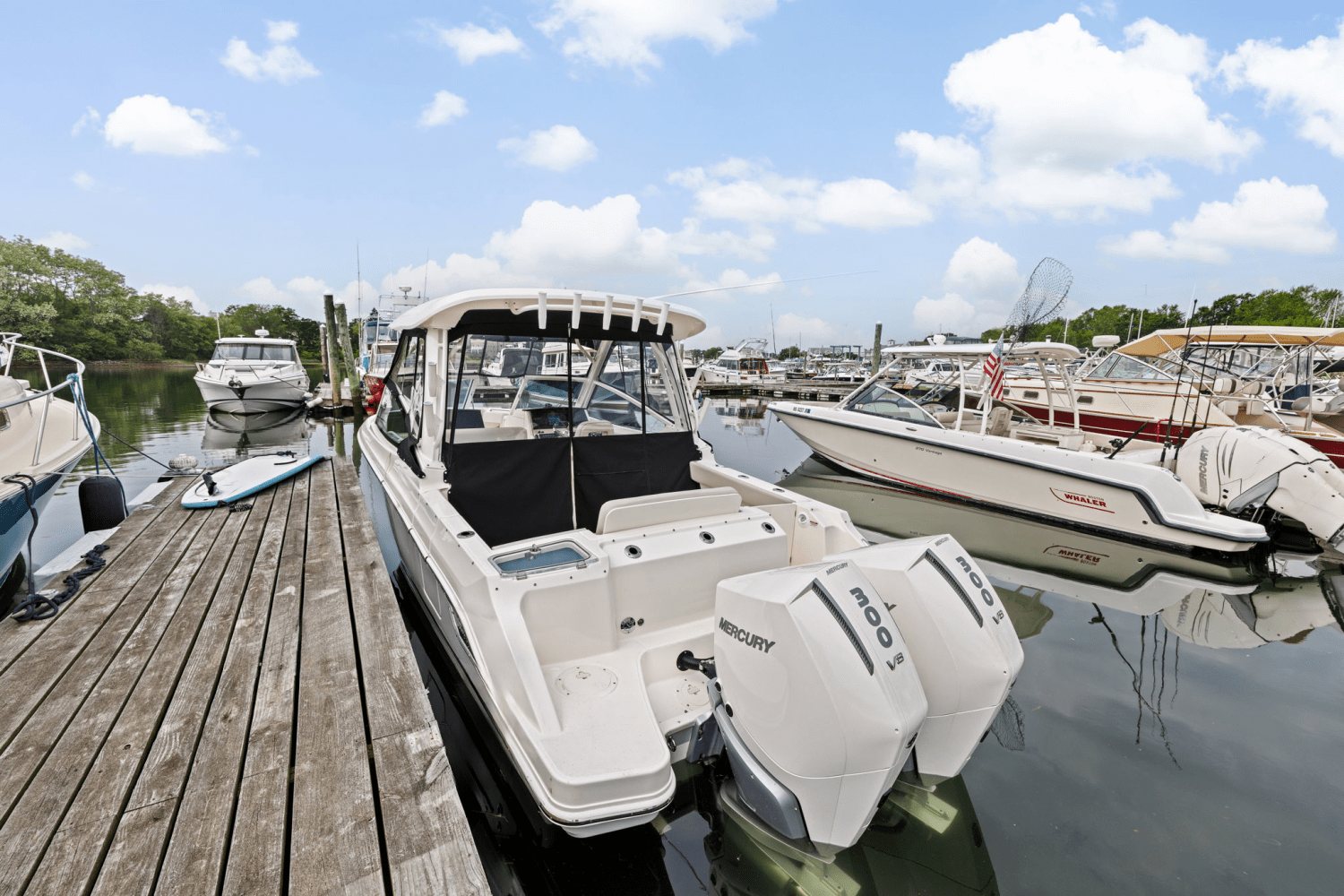 Slide: The Image of Boston Whaler 280 Vantage 2025 - 3