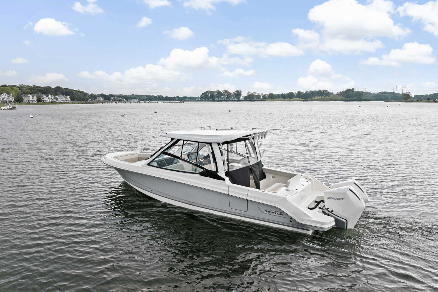 Slide: The Image of Boston Whaler 280 Vantage 2025 - 30