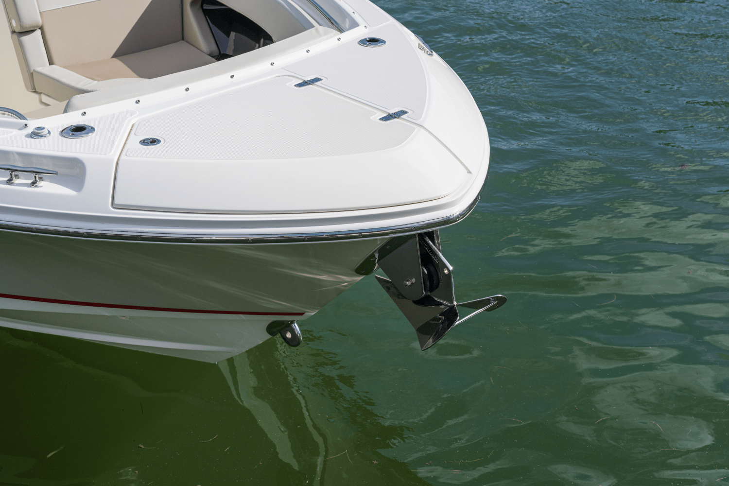 Slide: The Image of Boston Whaler 280 Vantage 2025 - 38