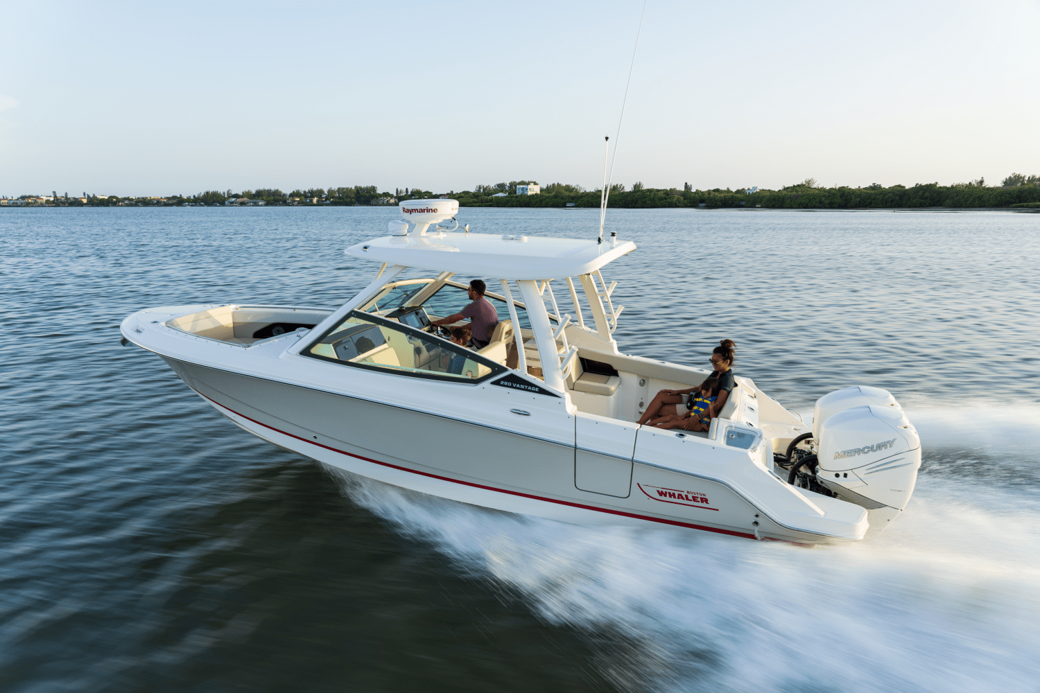 Slide: The Image of Boston Whaler 280 Vantage 2026 - 0