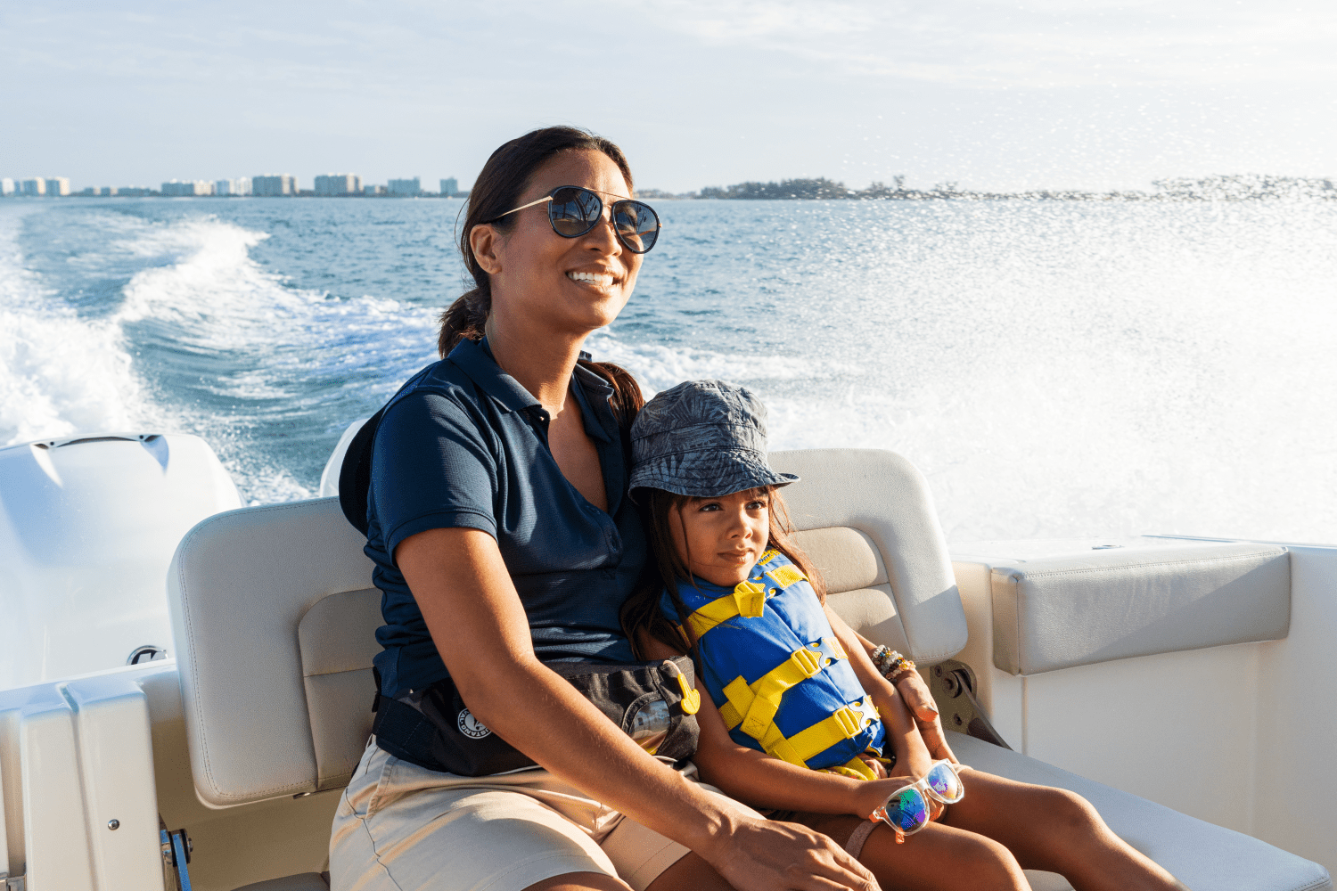 Slide: The Image of Boston Whaler 280 Vantage 2026 - 5