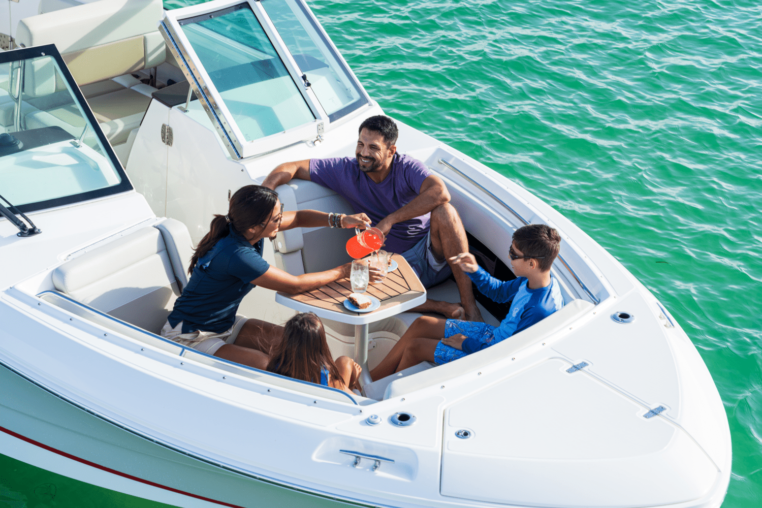Slide: The Image of Boston Whaler 280 Vantage 2026 - 7