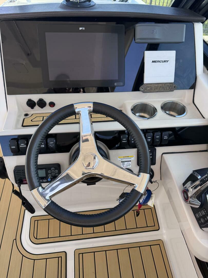 Slide: The Image of Boston Whaler 280 VANTAGE DC 2022 - 5061489