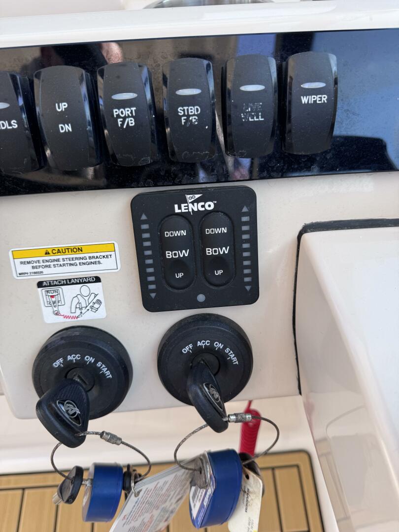 Slide: The Image of Boston Whaler 280 VANTAGE DC 2022 - 5061486