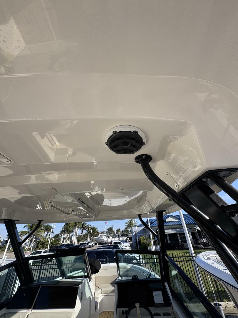 Slide: The Image of Boston Whaler 280 VANTAGE DC 2022 - 5061510