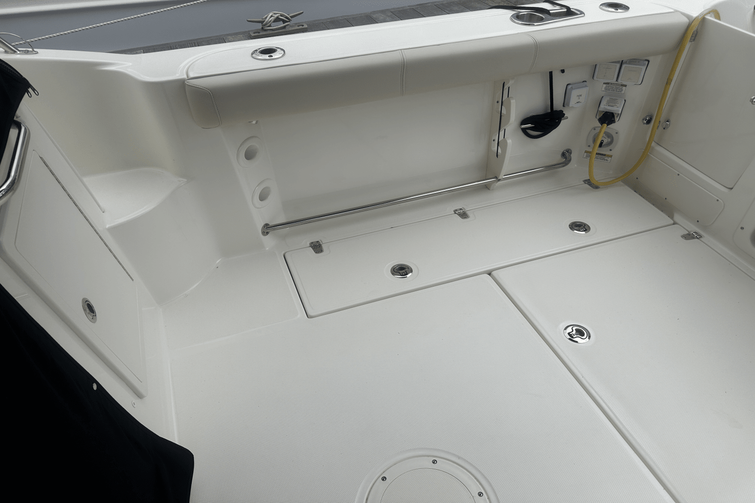 Slide: The Image of Boston Whaler 285 CONQUEST 2024 - 11