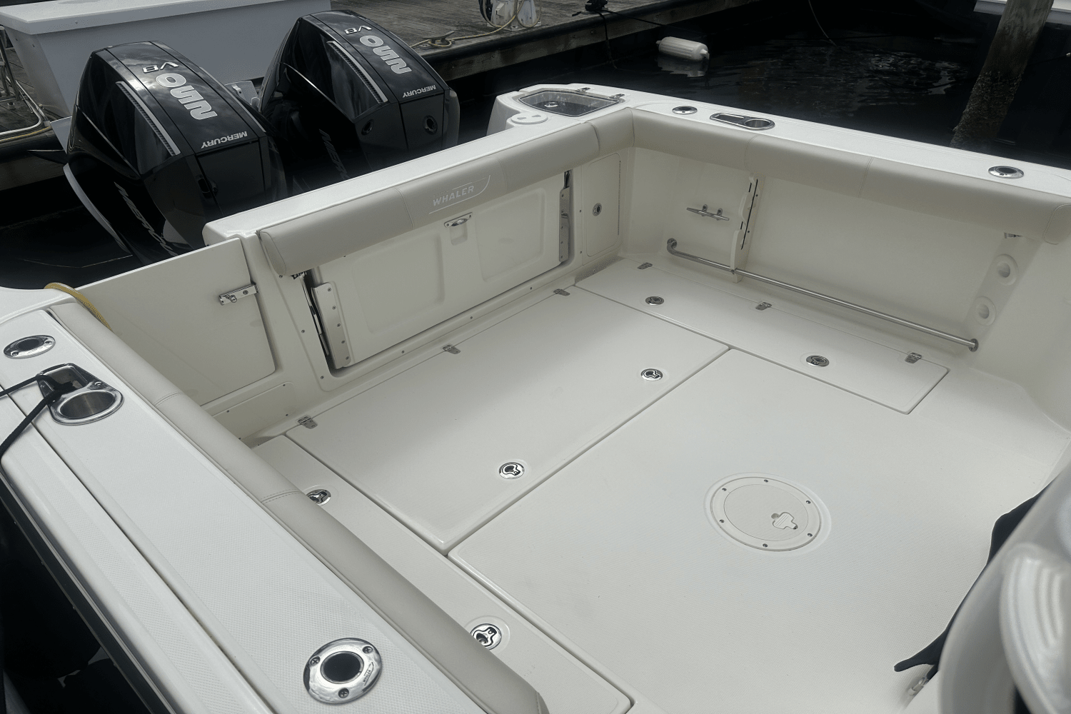 Slide: The Image of Boston Whaler 285 CONQUEST 2024 - 12