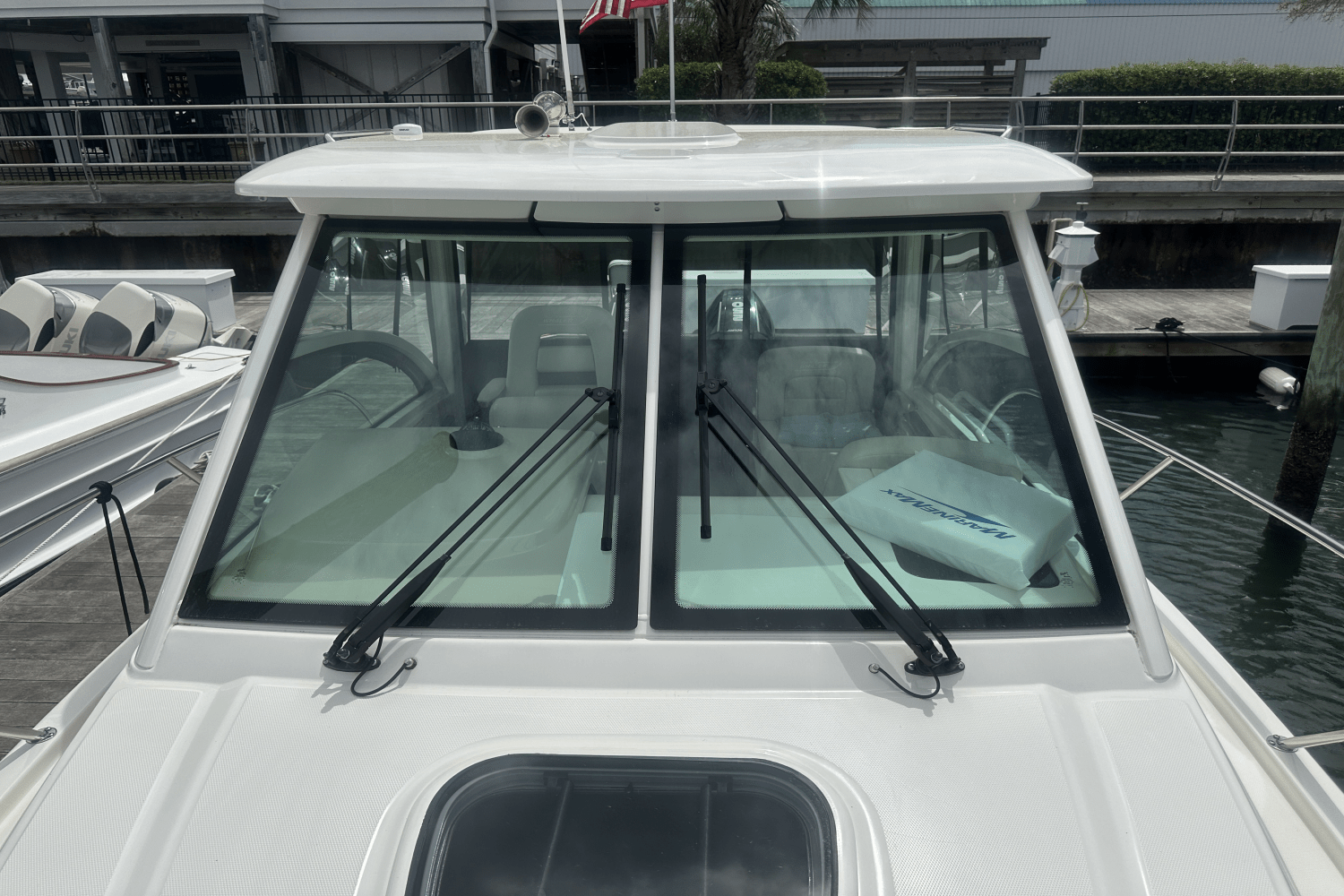 Slide: The Image of Boston Whaler 285 CONQUEST 2024 - 7