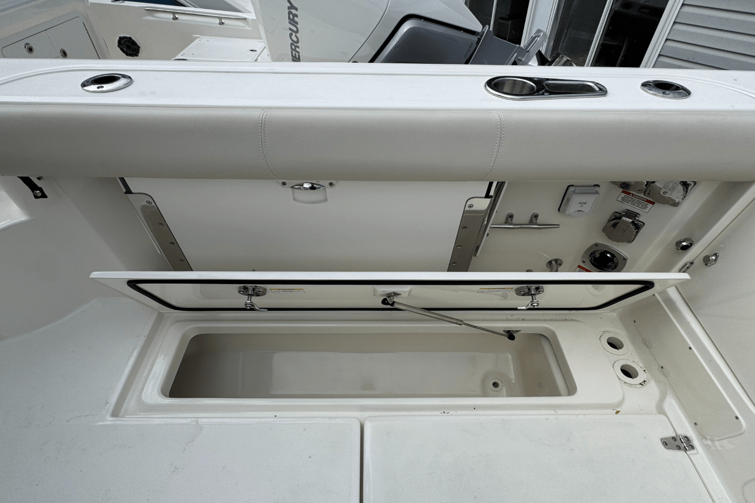 Slide: The Image of Boston Whaler 285 Conquest 2026 - 18