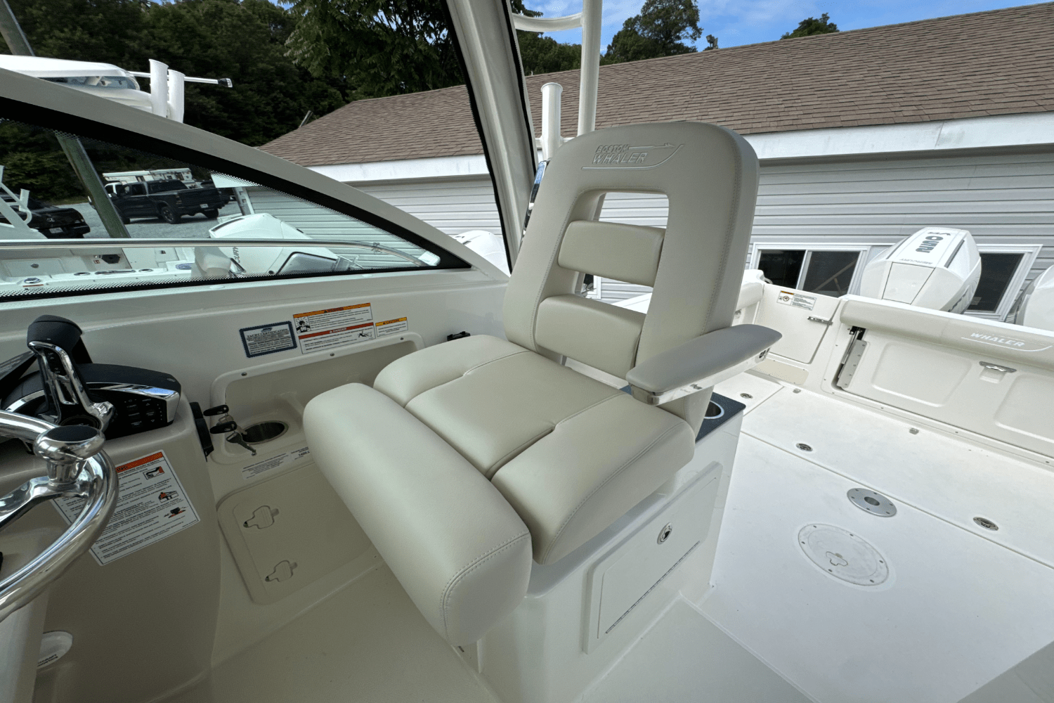 Slide: The Image of Boston Whaler 285 Conquest 2026 - 28