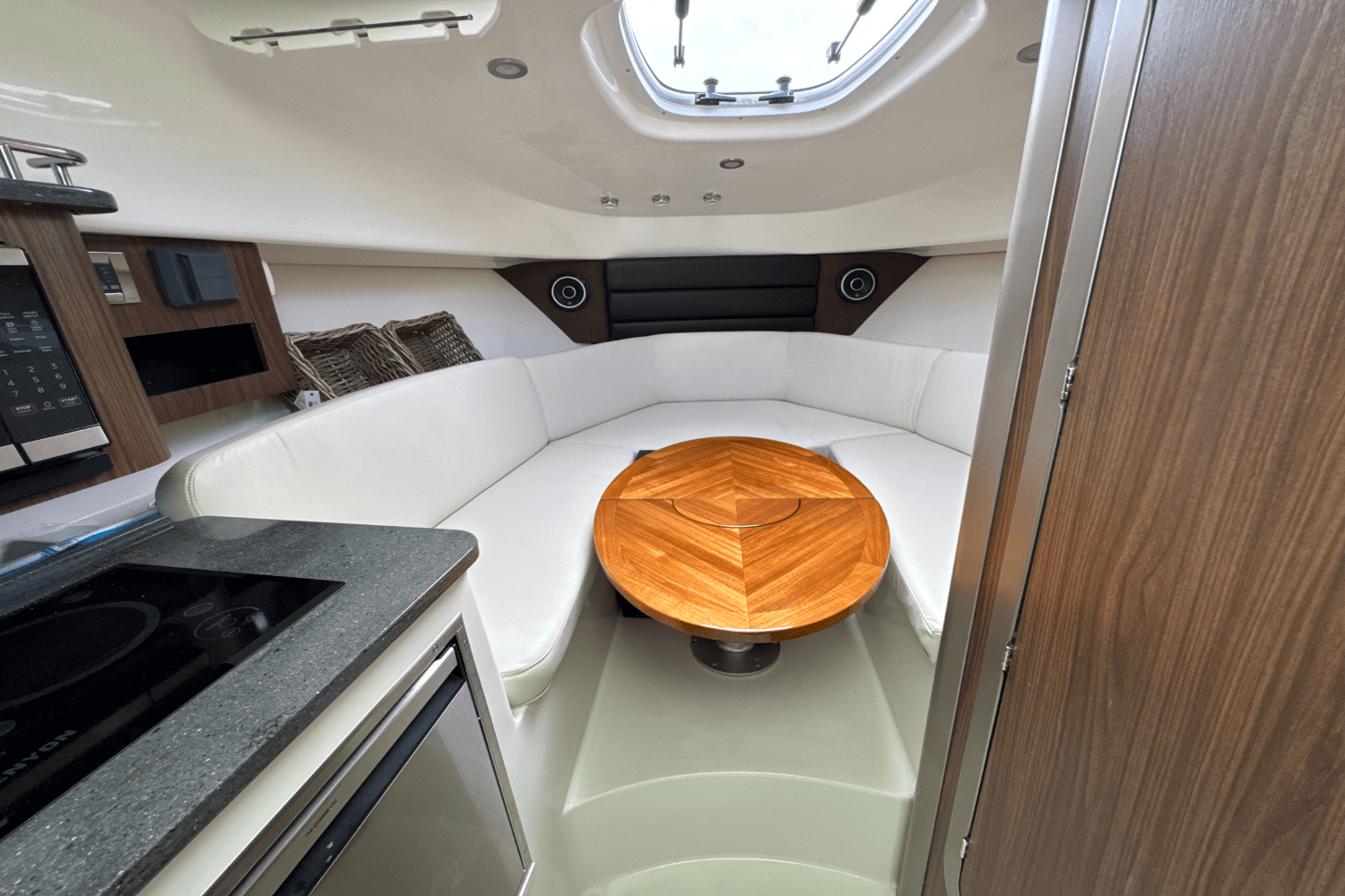 Slide: The Image of Boston Whaler 285 Conquest 2026 - 32