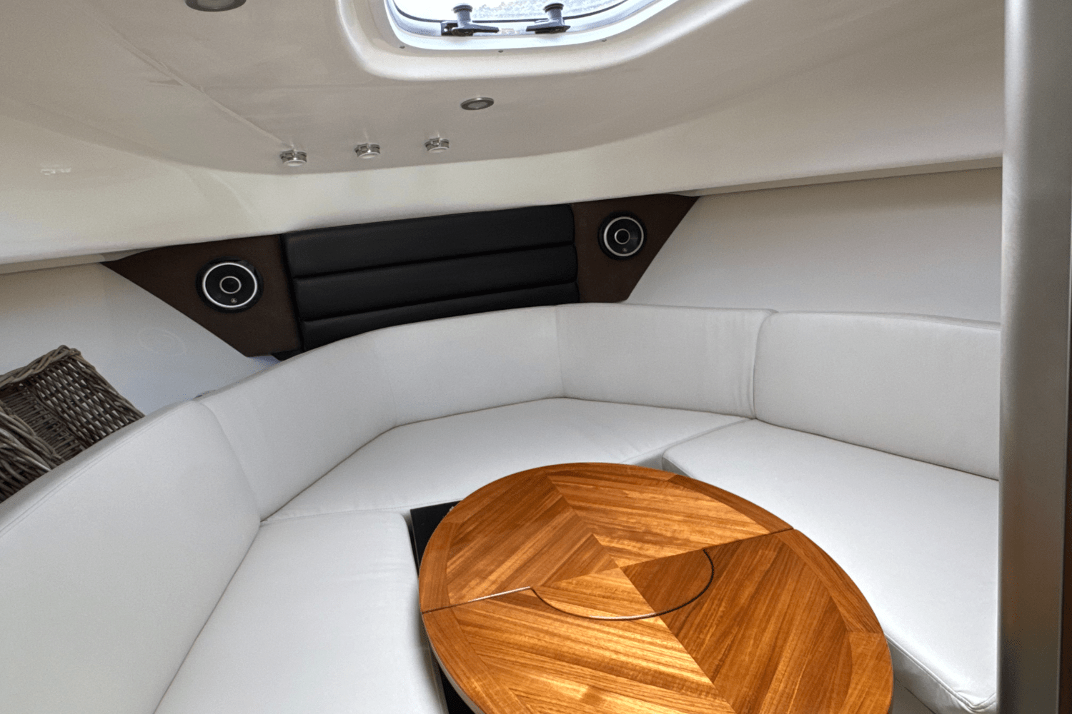 Slide: The Image of Boston Whaler 285 Conquest 2026 - 34