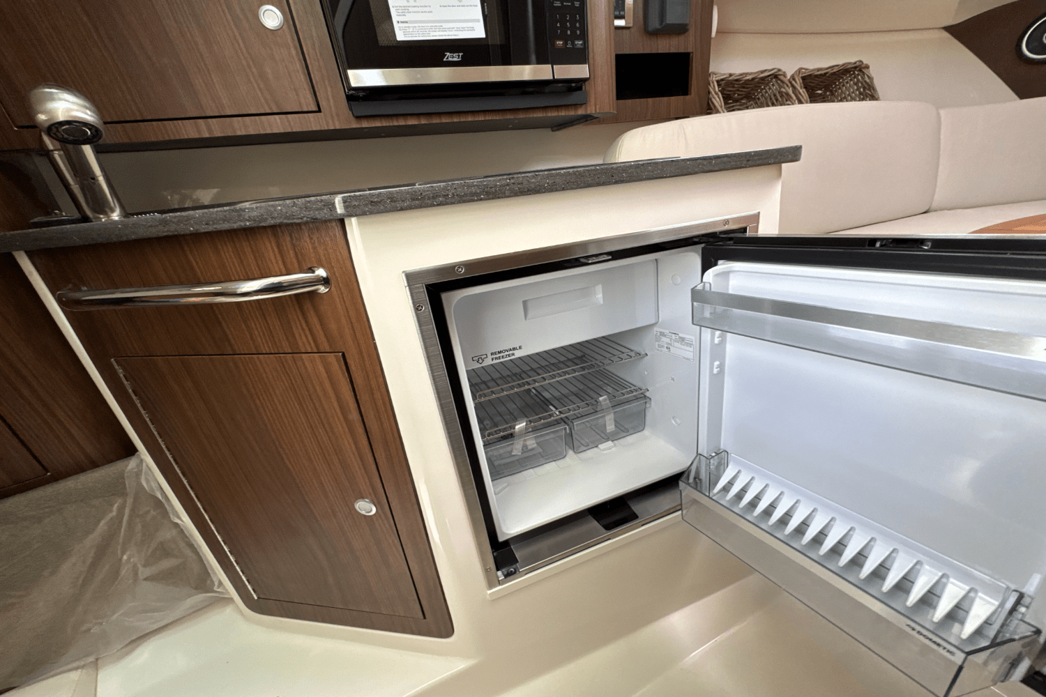 Slide: The Image of Boston Whaler 285 Conquest 2026 - 36