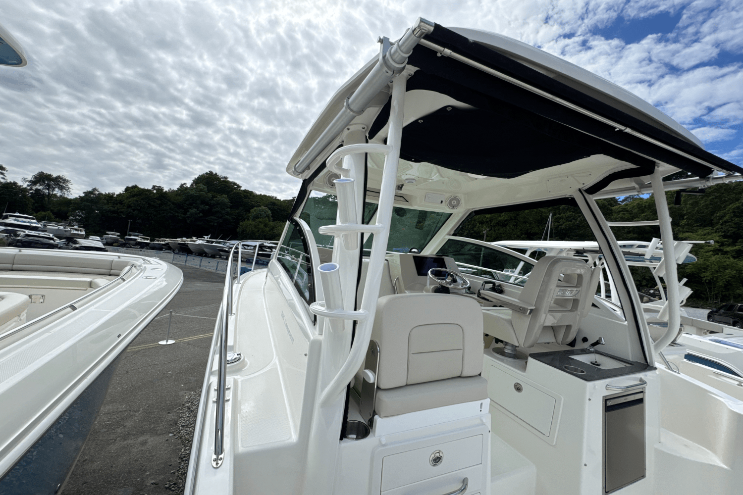 Slide: The Image of Boston Whaler 285 Conquest 2026 - 42