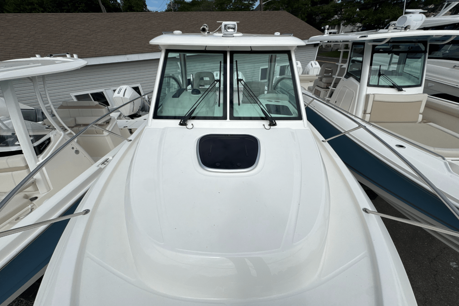 Slide: The Image of Boston Whaler 285 Conquest 2026 - 46