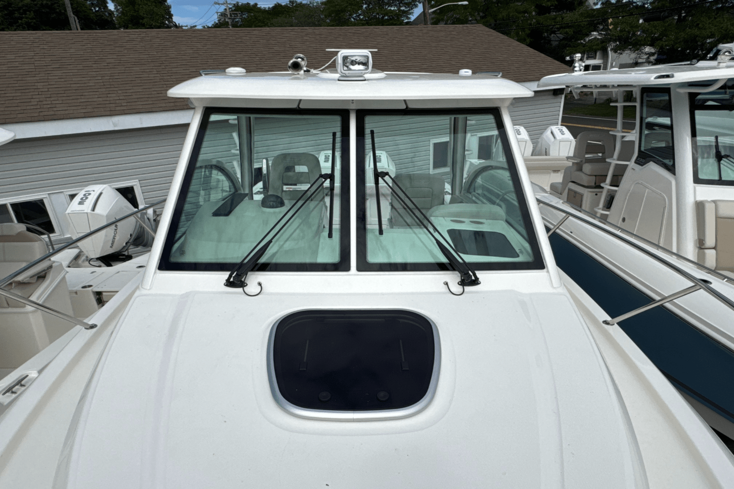 Slide: The Image of Boston Whaler 285 Conquest 2026 - 47