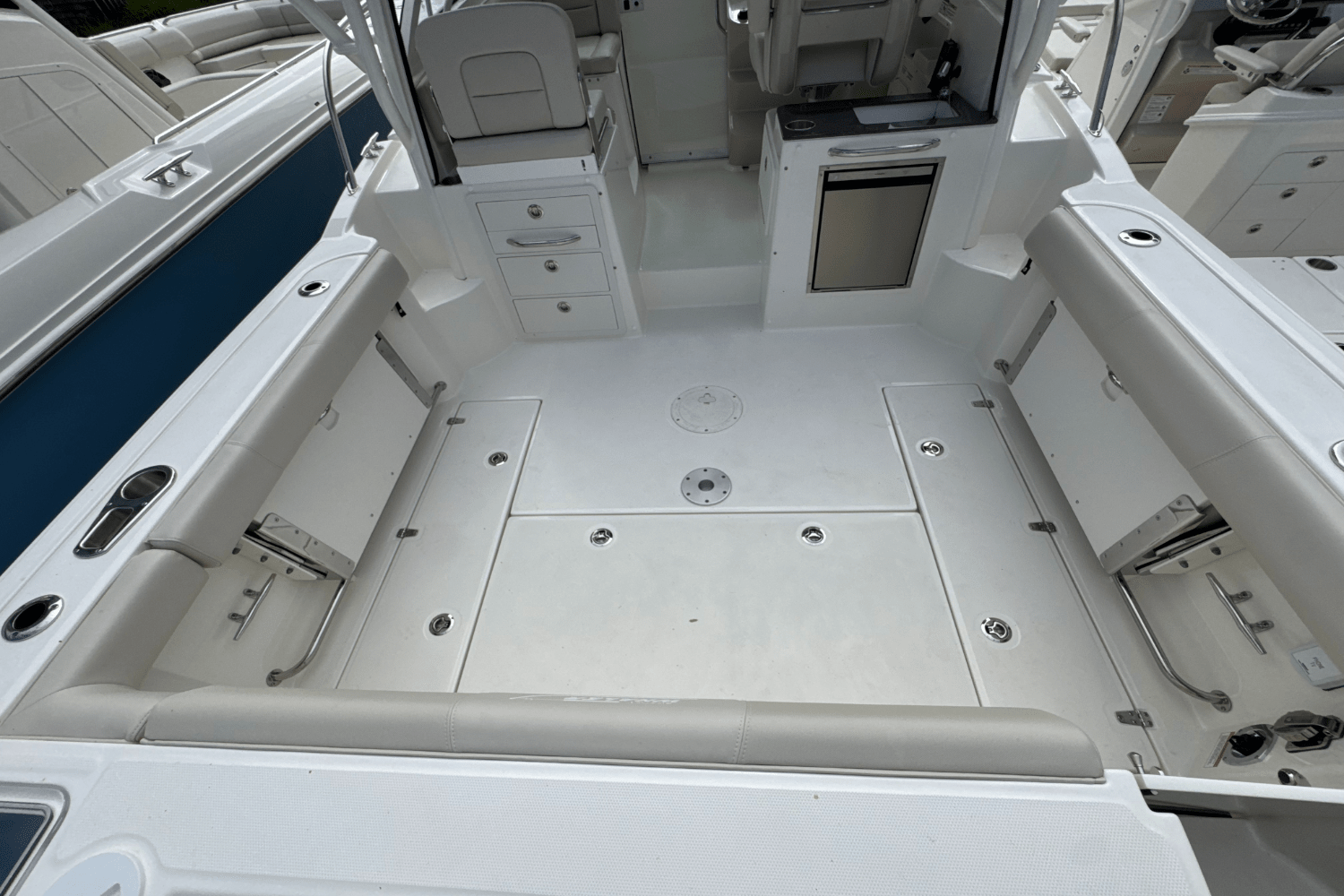 Slide: The Image of Boston Whaler 285 Conquest 2026 - 6