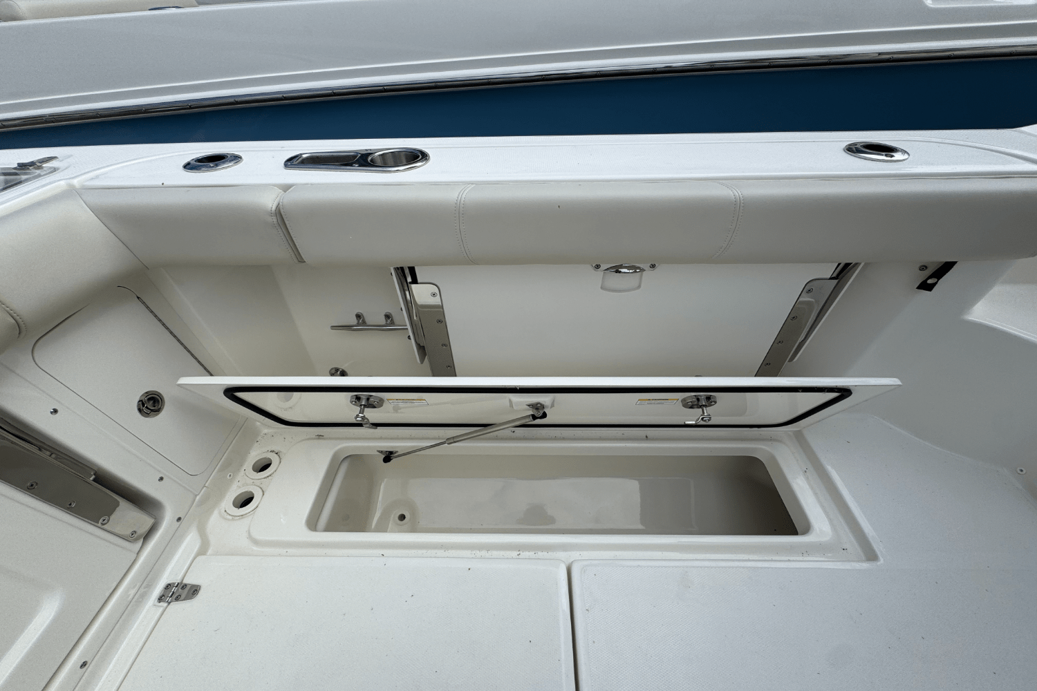 Slide: The Image of Boston Whaler 285 Conquest 2026 - 9