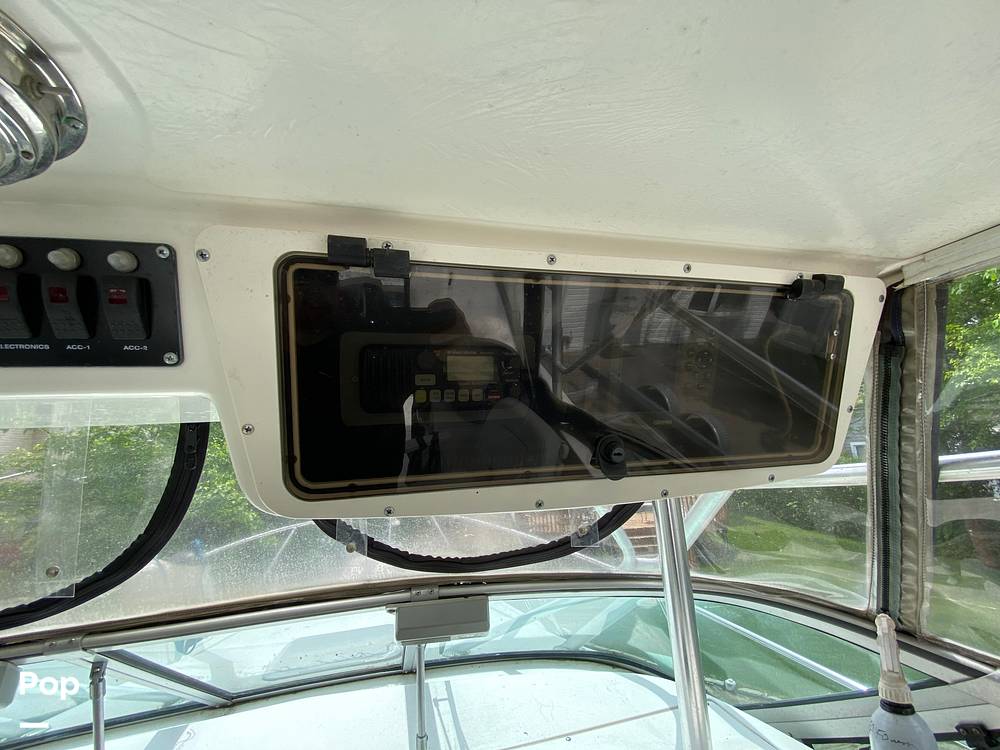 Slide: The Image of Boston Whaler 28 Conquest 2001 - 15