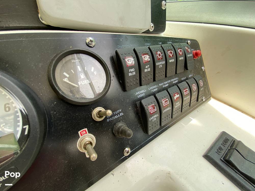 Slide: The Image of Boston Whaler 28 Conquest 2001 - 21