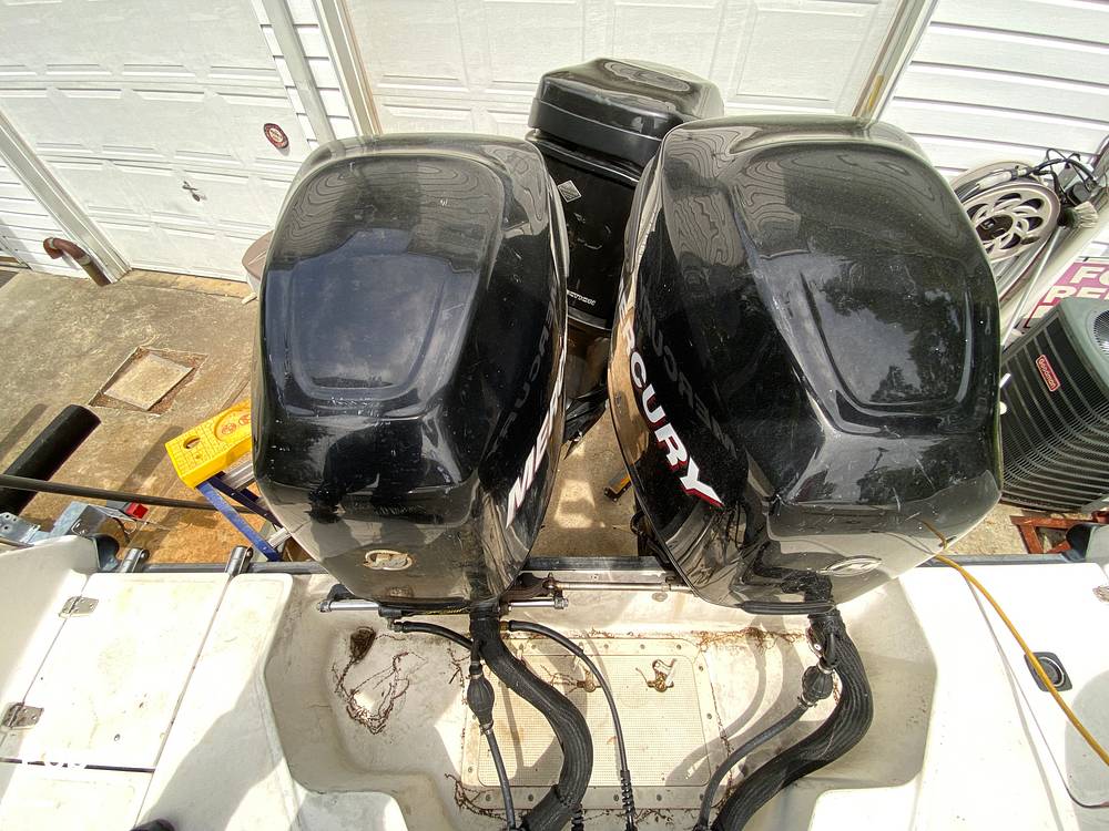 Slide: The Image of Boston Whaler 28 Conquest 2001 - 64