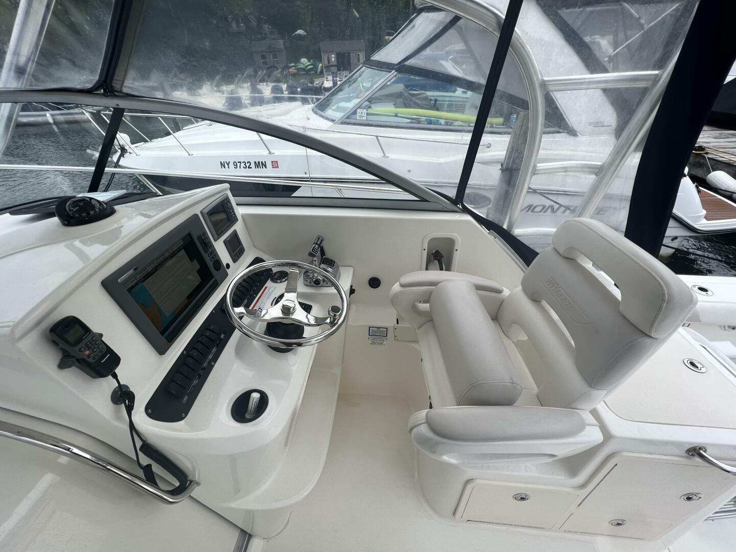 Slide: The Image of Boston Whaler 30 2011 - 5322644