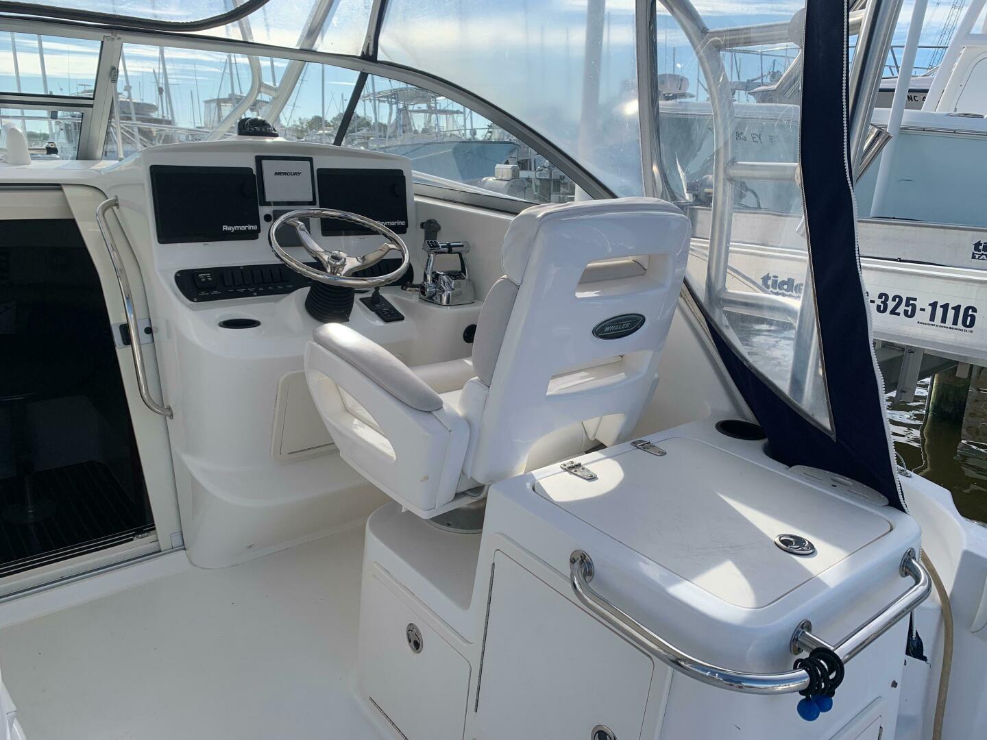 Slide: The Image of Boston Whaler 305 Conquest 2006 - 4760782