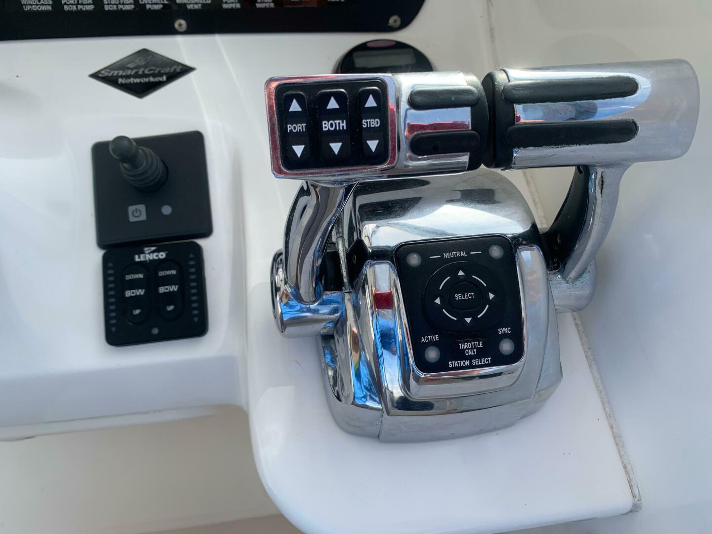 Slide: The Image of Boston Whaler 305 Conquest 2006 - 4760785