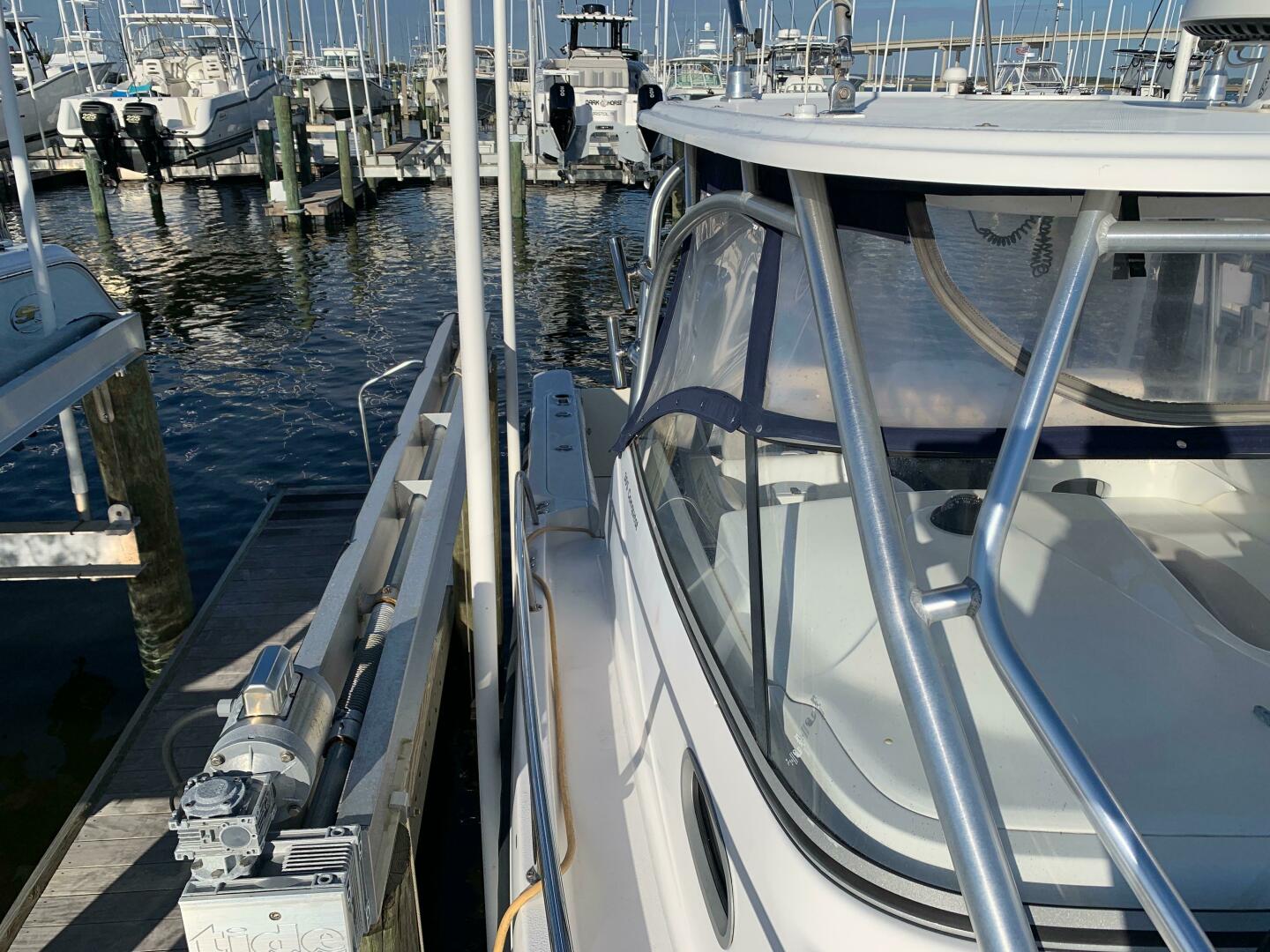 Slide: The Image of Boston Whaler 305 Conquest 2006 - 4760830
