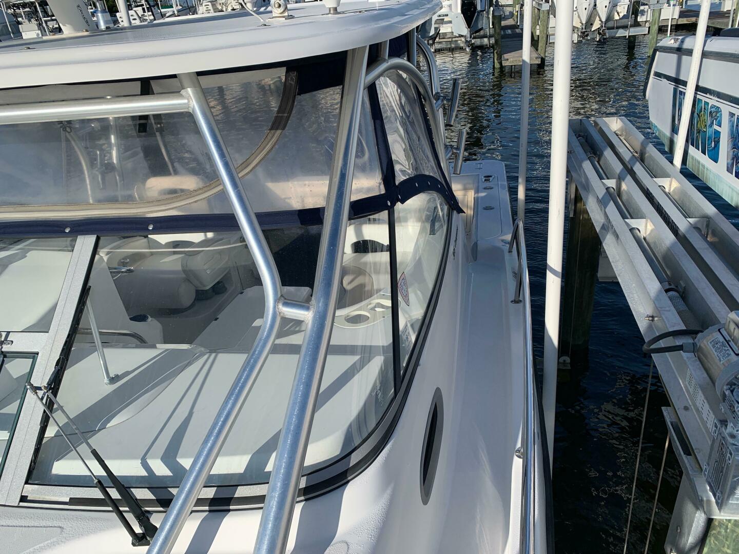 Slide: The Image of Boston Whaler 305 Conquest 2006 - 4760831