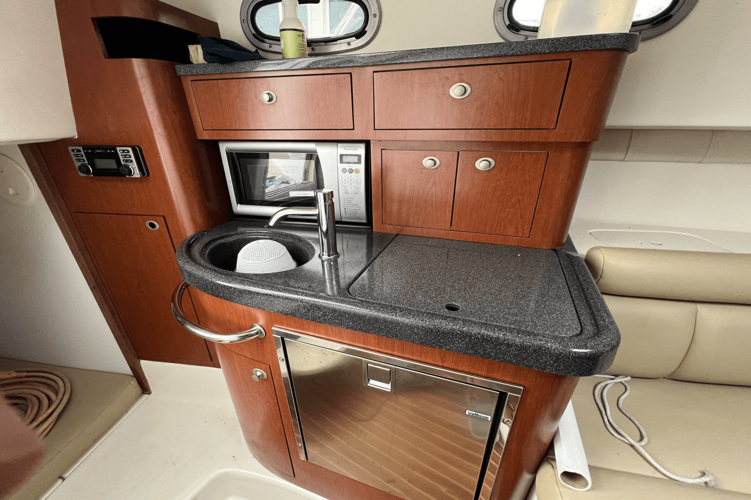 Slide: The Image of Boston Whaler 305 CONQUEST 2006 - 62