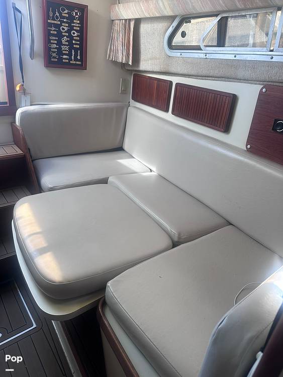 Slide: The Image of Boston Whaler 31 1989 - 15810630