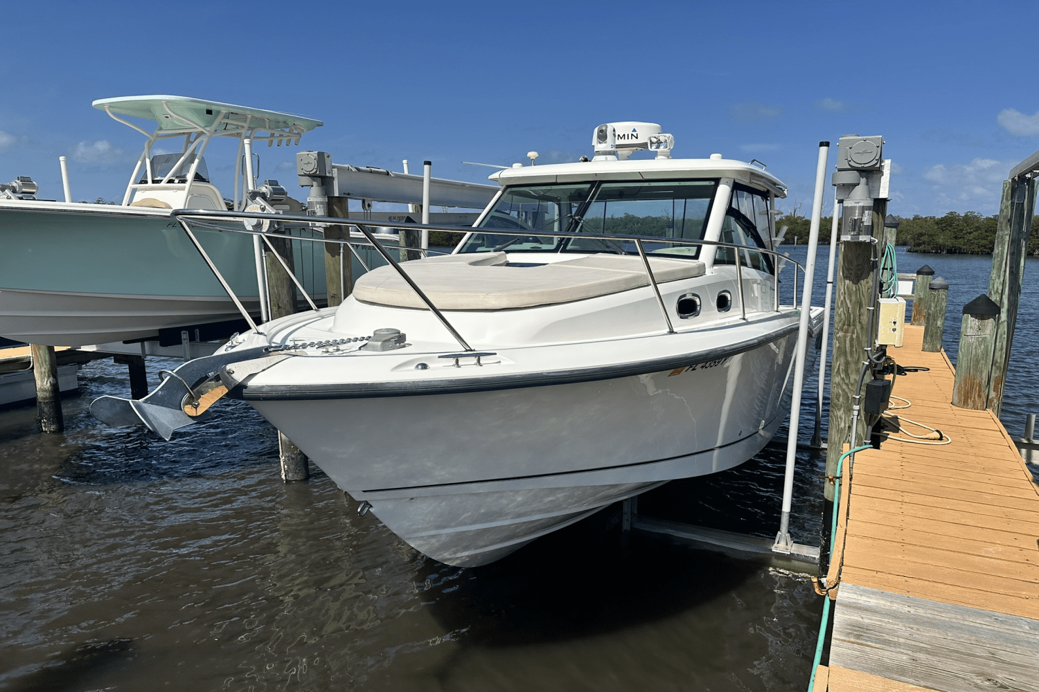 Slide: The Image of Boston Whaler 315 CONQUEST 2015 - 13
