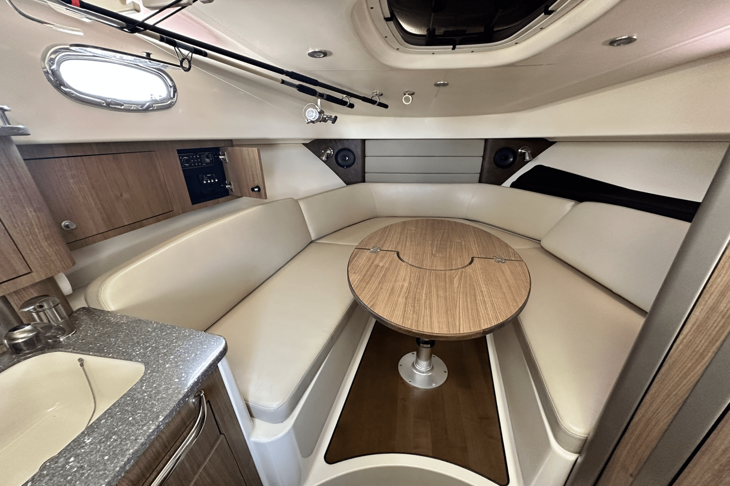 Slide: The Image of Boston Whaler 315 CONQUEST 2015 - 36