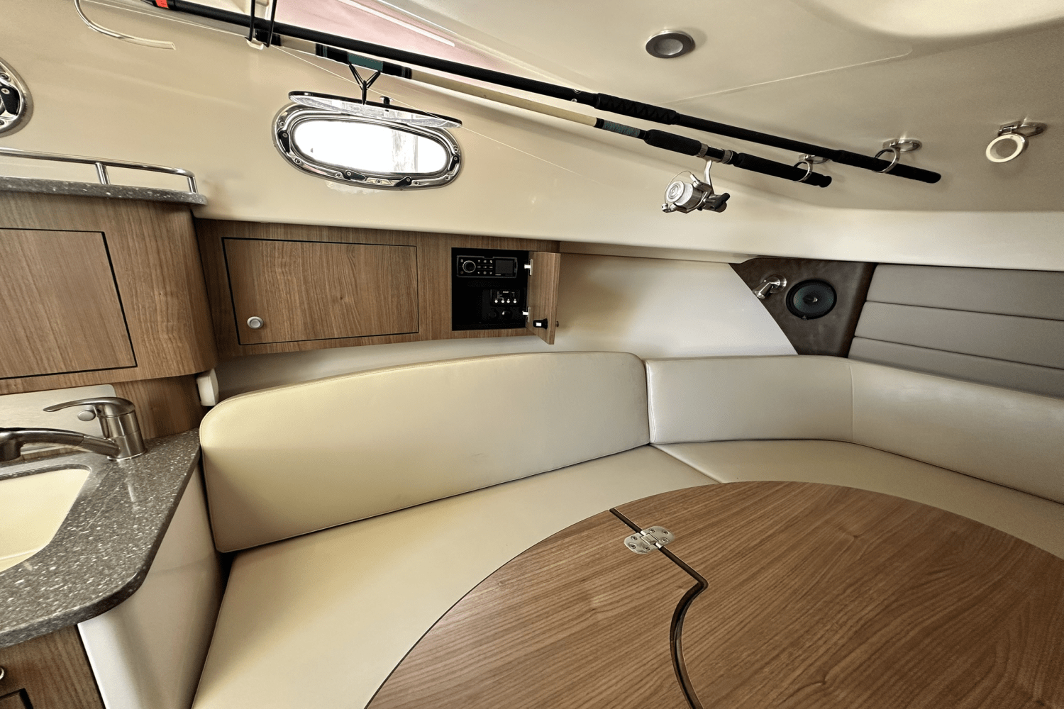 Slide: The Image of Boston Whaler 315 CONQUEST 2015 - 40