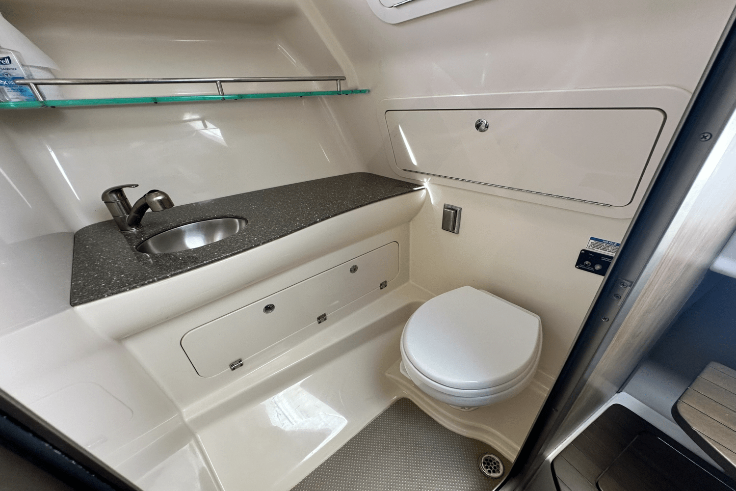 Slide: The Image of Boston Whaler 315 CONQUEST 2015 - 42
