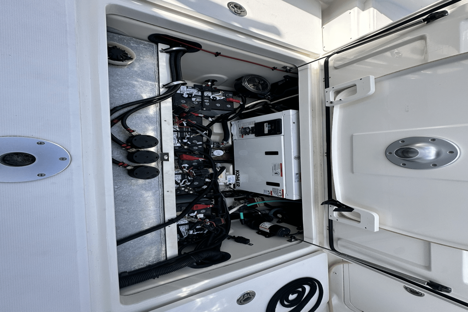 Slide: The Image of Boston Whaler 315 CONQUEST 2015 - 43